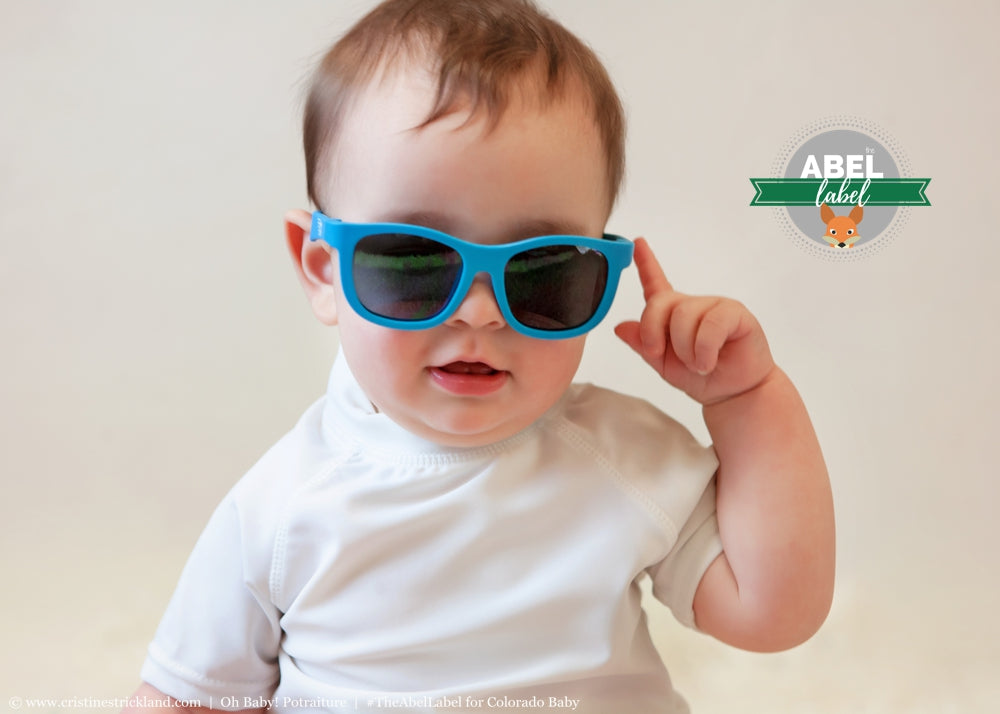 Stuntin' in his sunnies